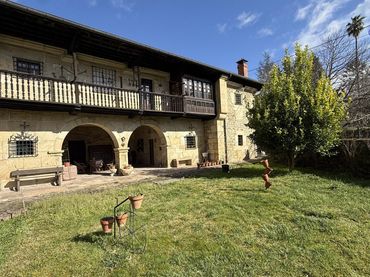 Casa amb balcó en venda a Cabuérniga