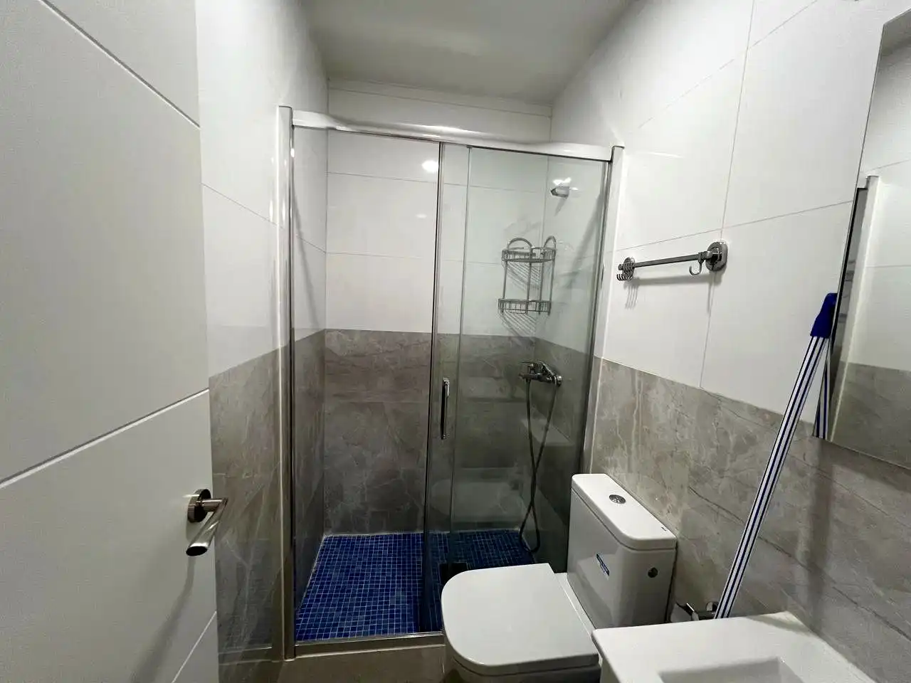 Bany de Estudi de lloguer en Madrid amb Aire condicionat, Calefacció i Parquet