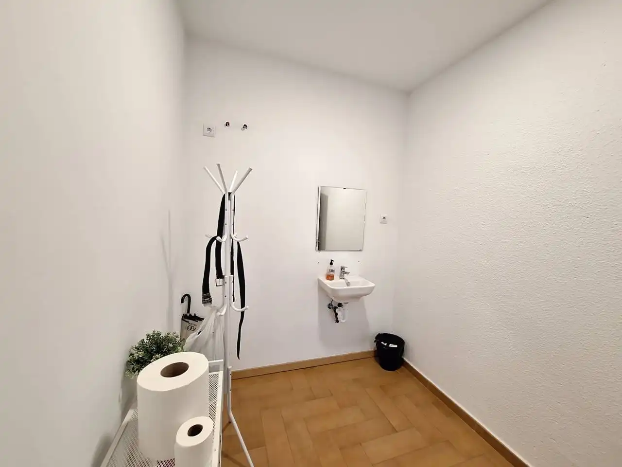 Baño de Local de alquiler en Fuenlabrada con Aire acondicionado