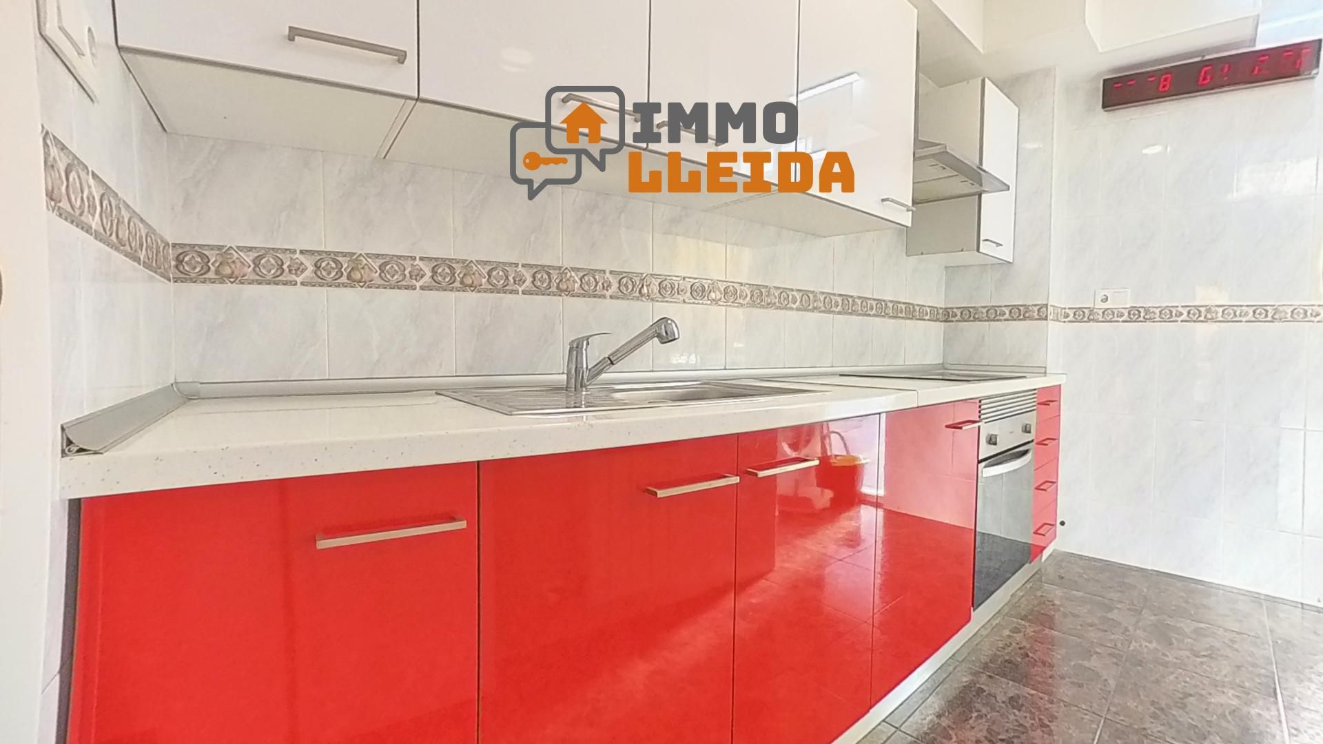 Cocina de Piso en venta en  Lleida Capital con Calefacción, Horno y Balcón