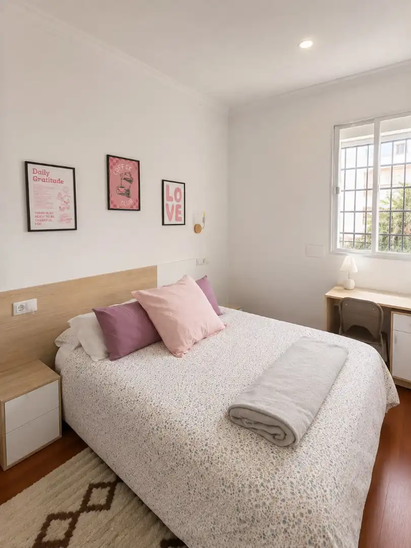 Habitación de Piso en venta en Sevilla con Aire acondicionado, Calefacción y Trastero