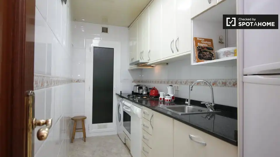 Cocina de Piso de alquiler en Barcelona con Aire acondicionado, Calefacción y Amueblado