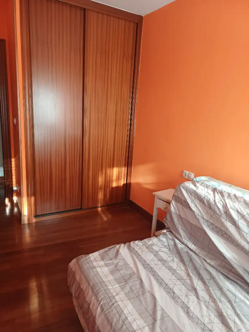 Schlafzimmer von Erdgeschoss zum Verkauf in Leioa mit Heizung, Privatgarten und Terrasse