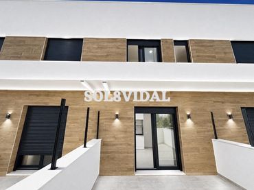 Bungalow with balcony for sale in Bigastro