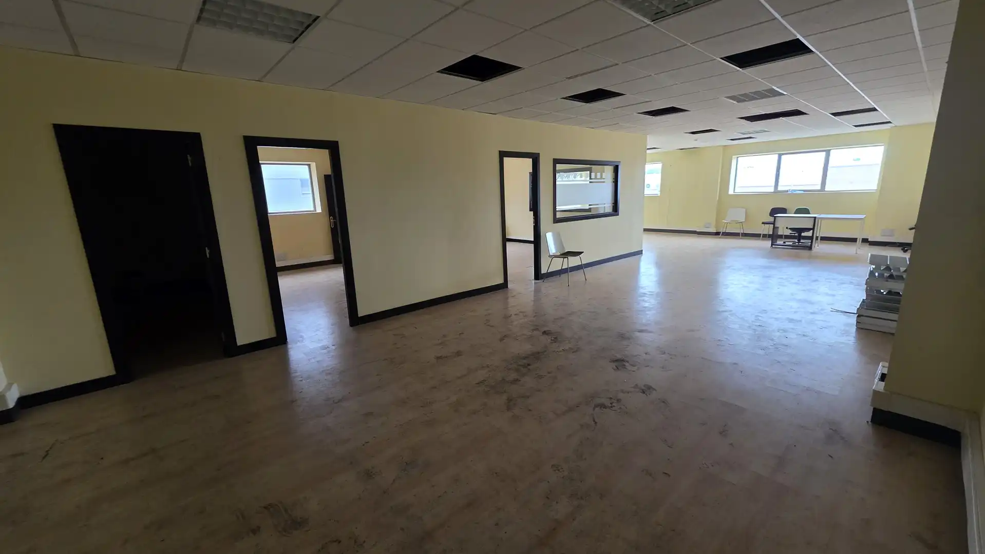 Oficina de alquiler en Estación - Los Manantiales