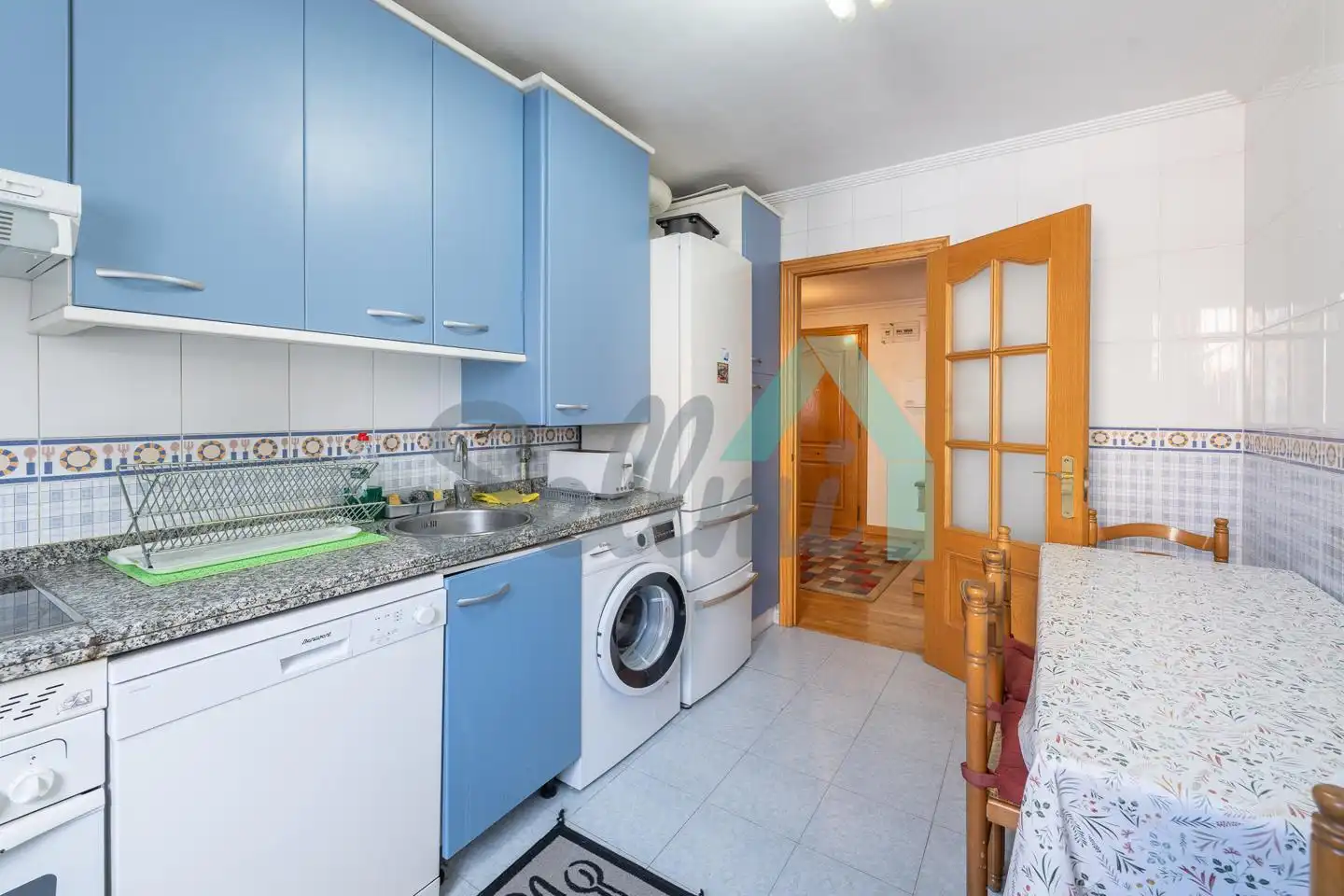 Kitchen of Flat for rent in Oviedo   with Heating, Parquet flooring and Furnished