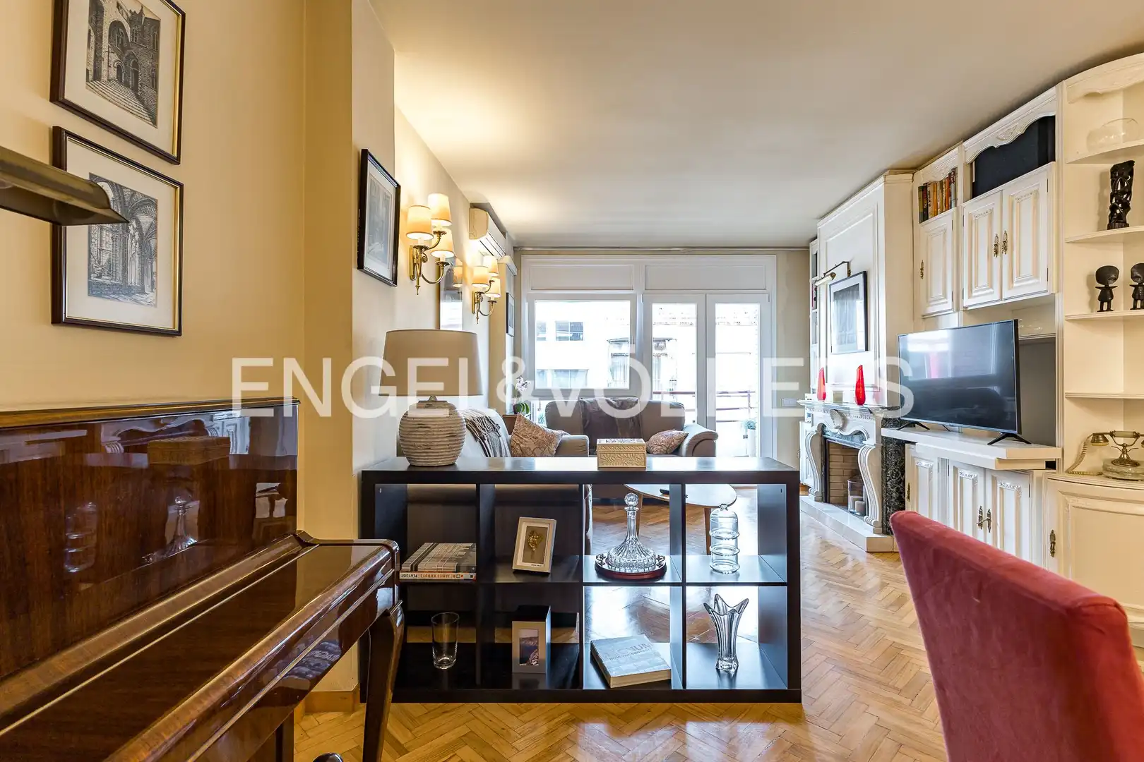 Sala de estar de Piso en venta en Barcelona con Calefacción, Parquet y Amueblado