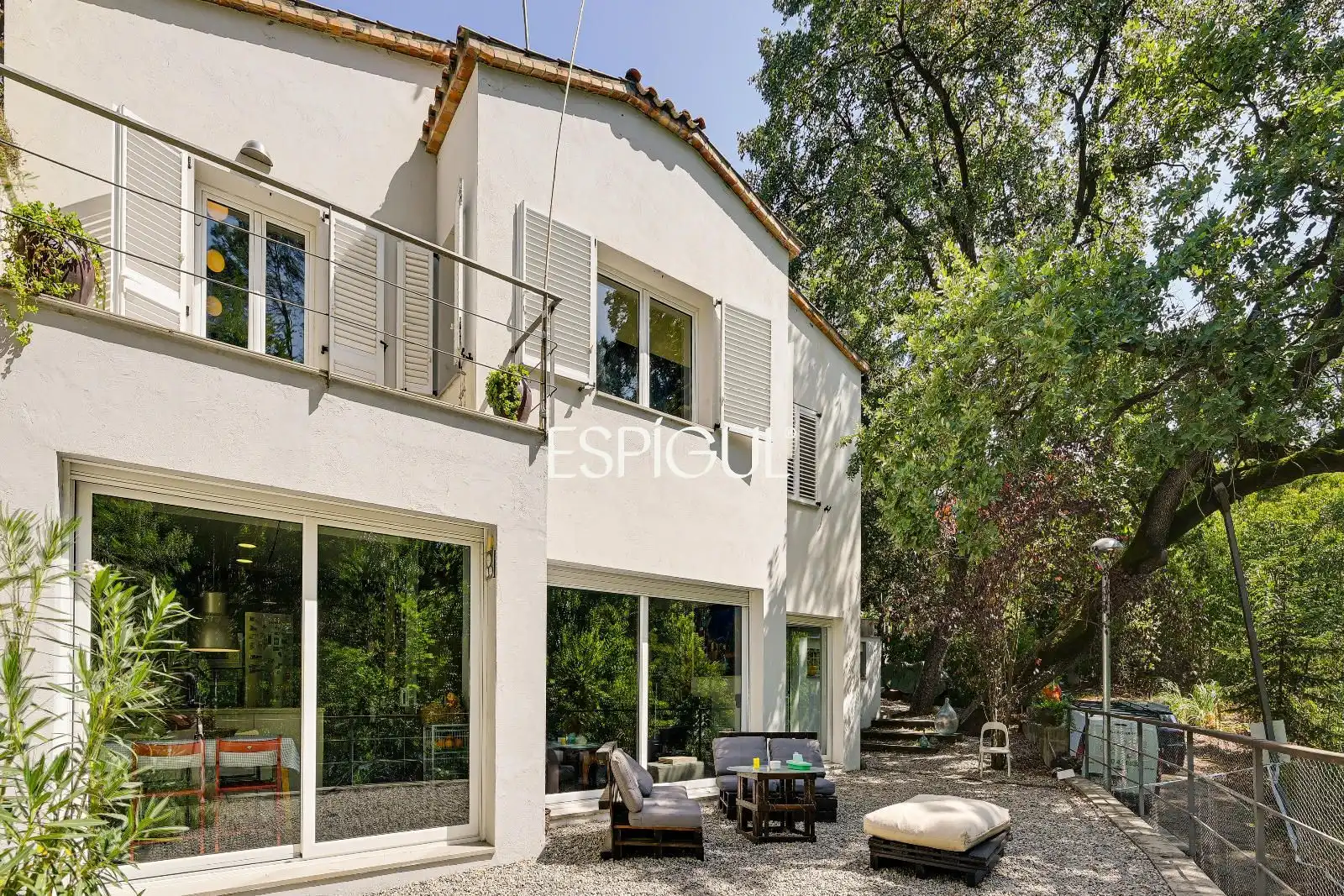 Vista exterior de Casa o xalet en venda en Cerdanyola del Vallès amb Calefacció, Parquet i Terrassa