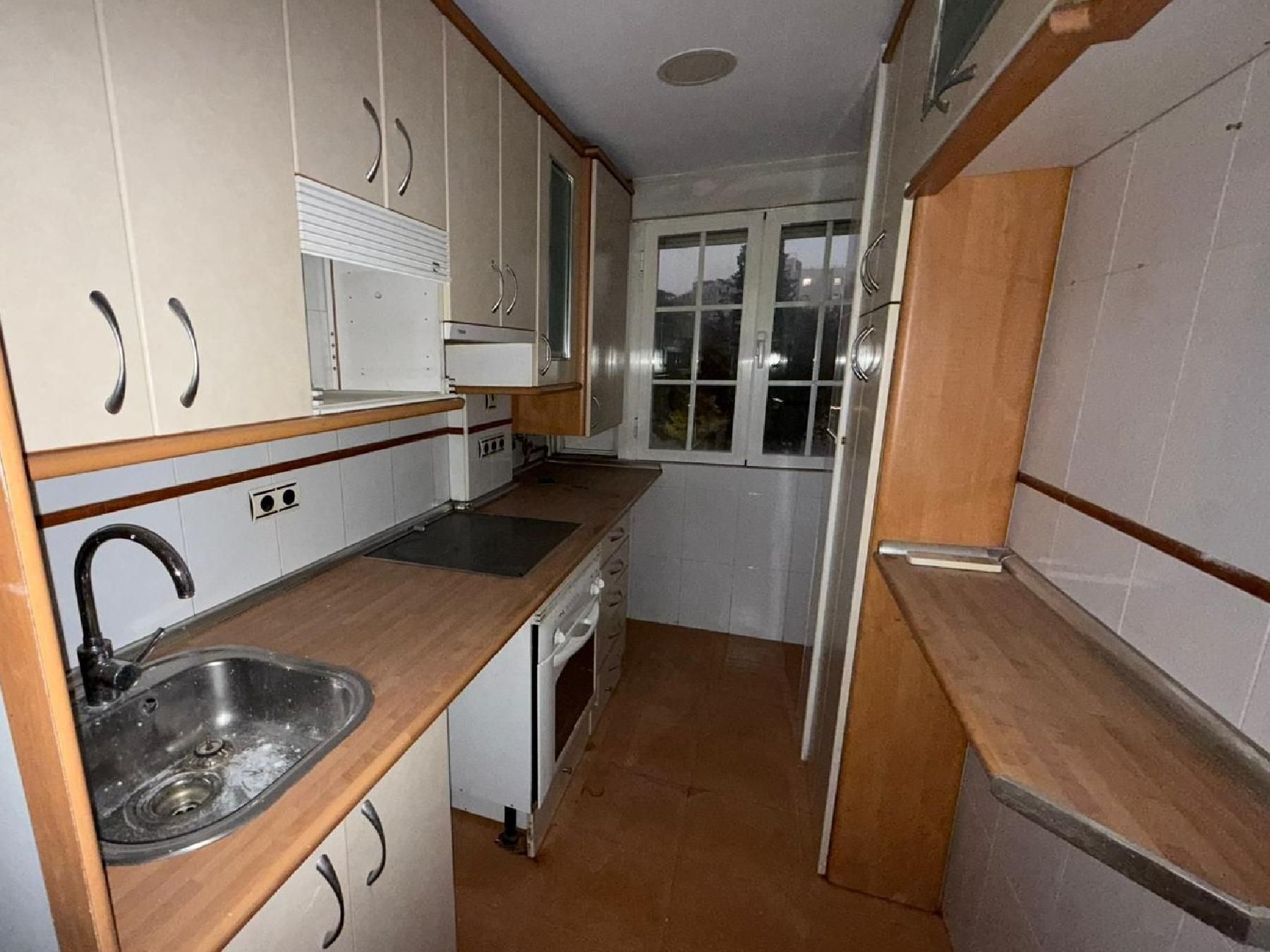 Kitchen of Flat for sale in  Madrid Capital  with Terrace and Storage room