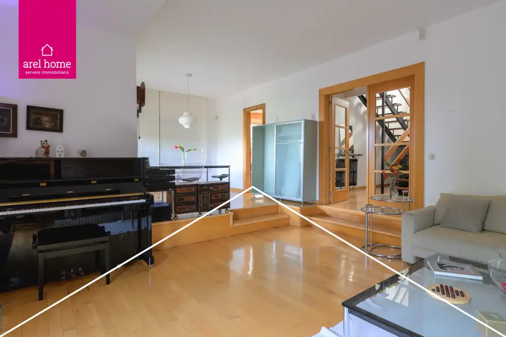 Living room of Houses for sale in Sant Just Desvern  with Heating, Private garden and Parquet flooring