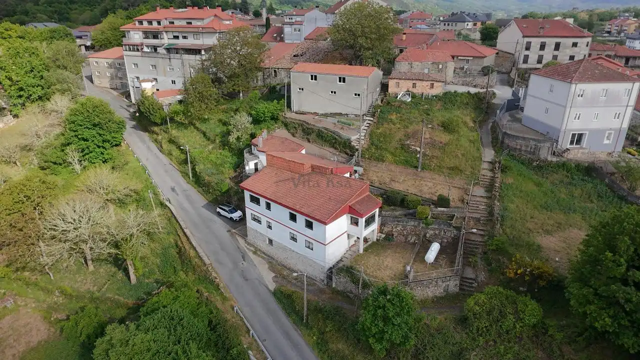 Chalet con jardín en venta en Nogueira de Ramuín, imagen 2