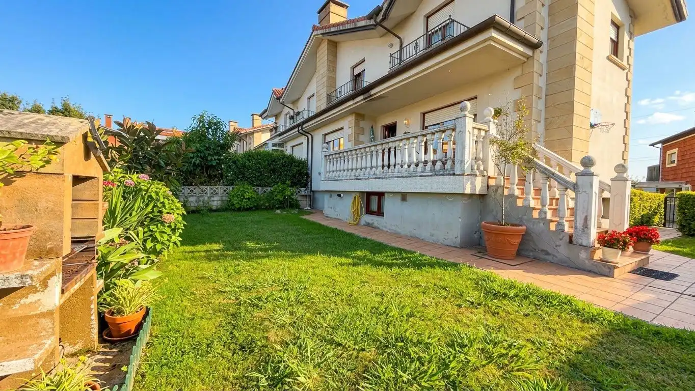 Villa con balcone in vendita a La zoña, imagen 4