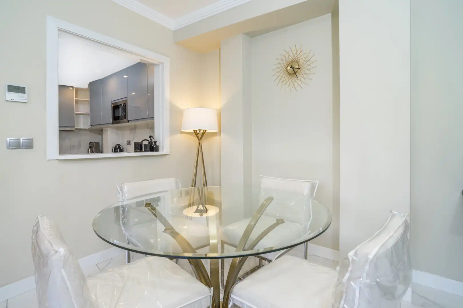 Comedor de Planta baja en venta en Marbella con Aire acondicionado, Terraza y Piscina
