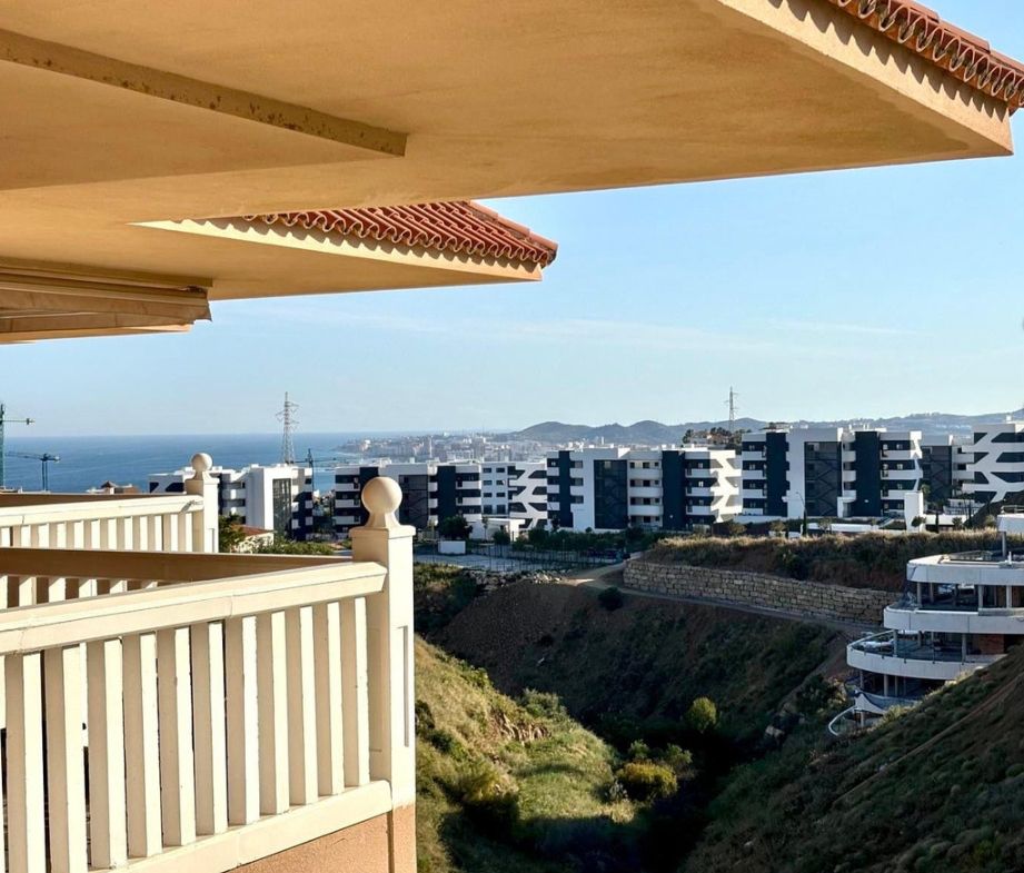Exterior view of Flat for sale in Benalmádena  with Terrace, Furnished and Oven