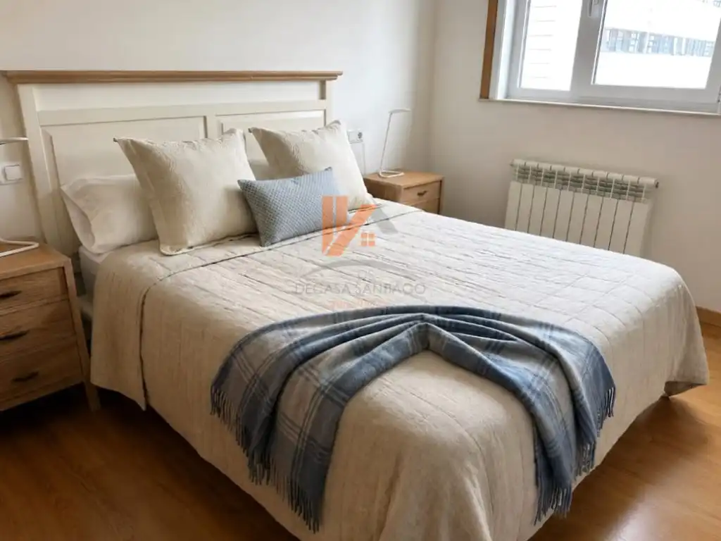 Schlafzimmer von Wohnung zur Miete in Santiago de Compostela  mit Möbliert
