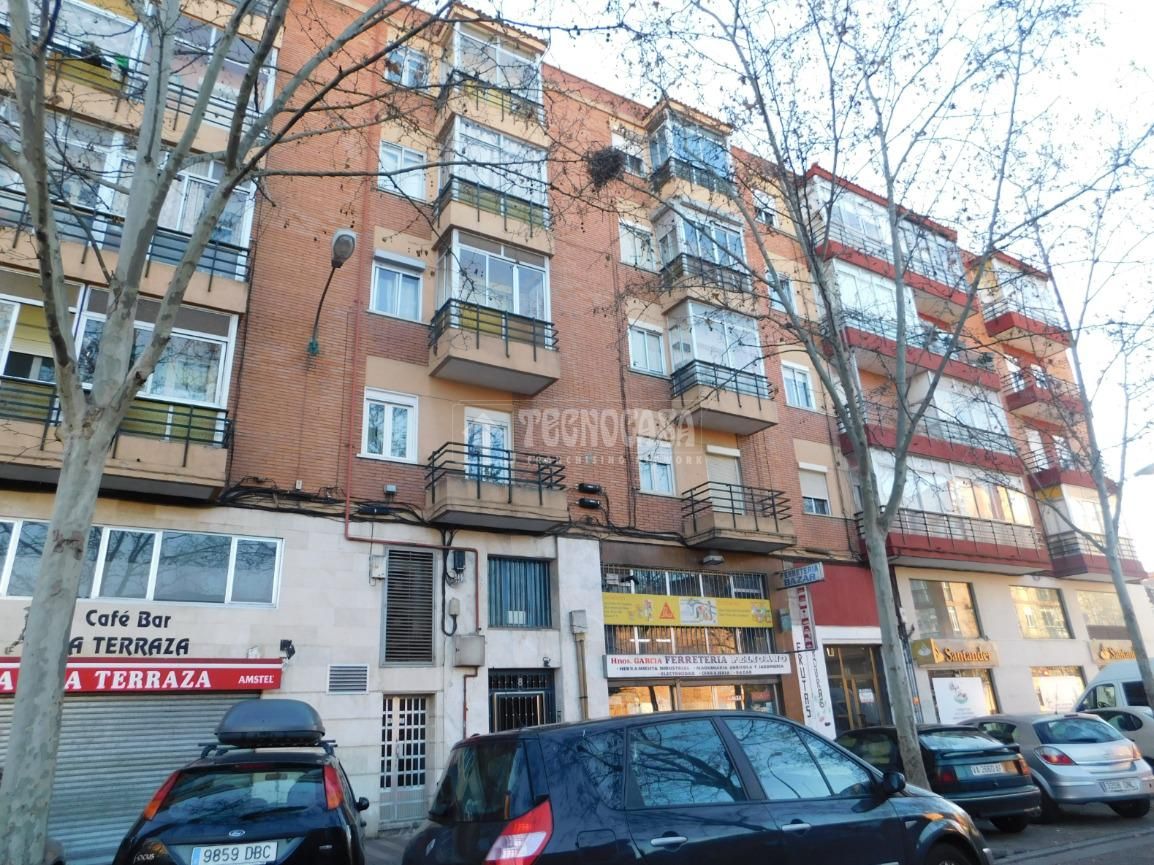 Vista exterior de Pis en venda en Valladolid Capital amb Aire condicionat, Calefacció i Moblat