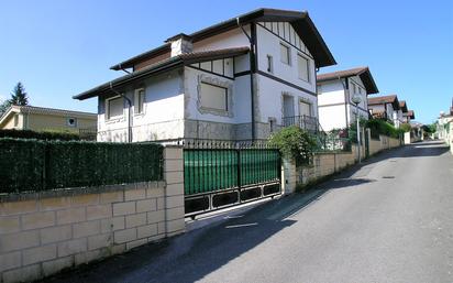 Außenansicht von Haus oder Chalet zum verkauf in Voto mit Balkon