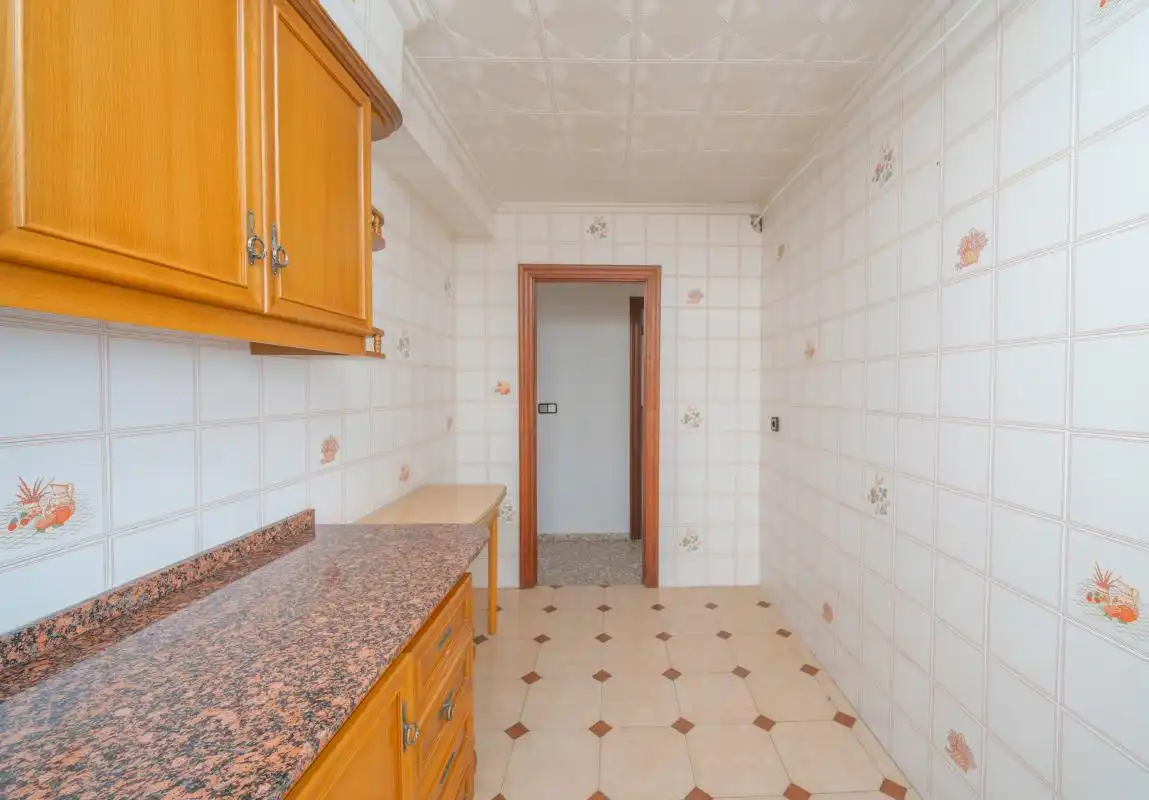 Cocina de Piso en venta en Elda con Calefacción, Terraza y Trastero