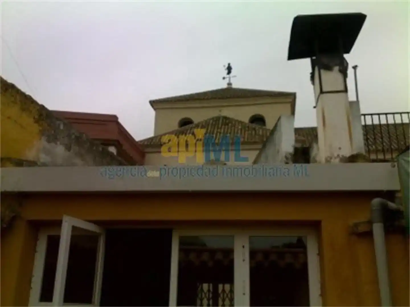 Vista exterior de Casa adosada en venda en Écija amb Jardí privat, Traster i Balcó