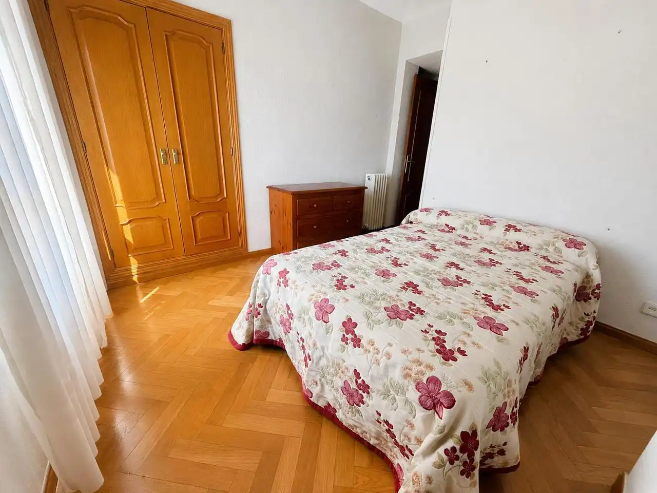Habitación de Piso en venta en Madrid con Calefacción, Parquet y Terraza