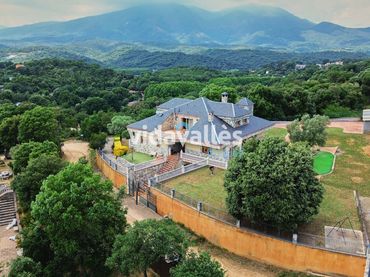 Casa con balcón en venta en Urbanització Cal Batlle