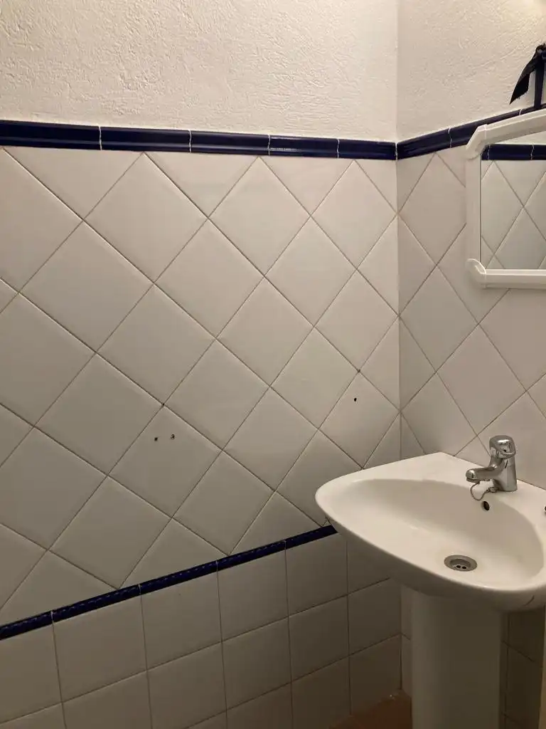 Bany de Local de lloguer en Córdoba amb Aire condicionat i Calefacció