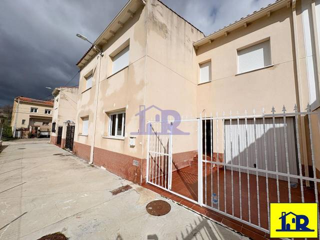 Casa adosada en Venta en Rozalen (Carrascosa) en Campos del Paraíso