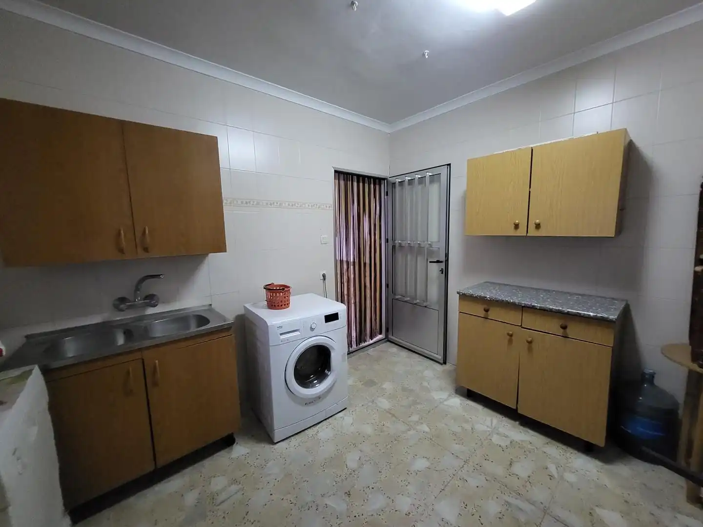 Cuina de Casa o xalet en venda en Sisante amb Calefacció, Terrassa i Moblat