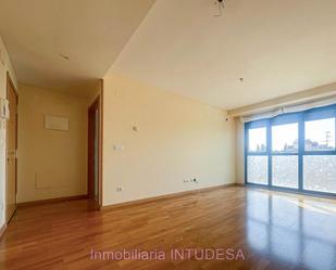 Living room of Flat for sale in Tudela  with Air Conditioner and Balcony