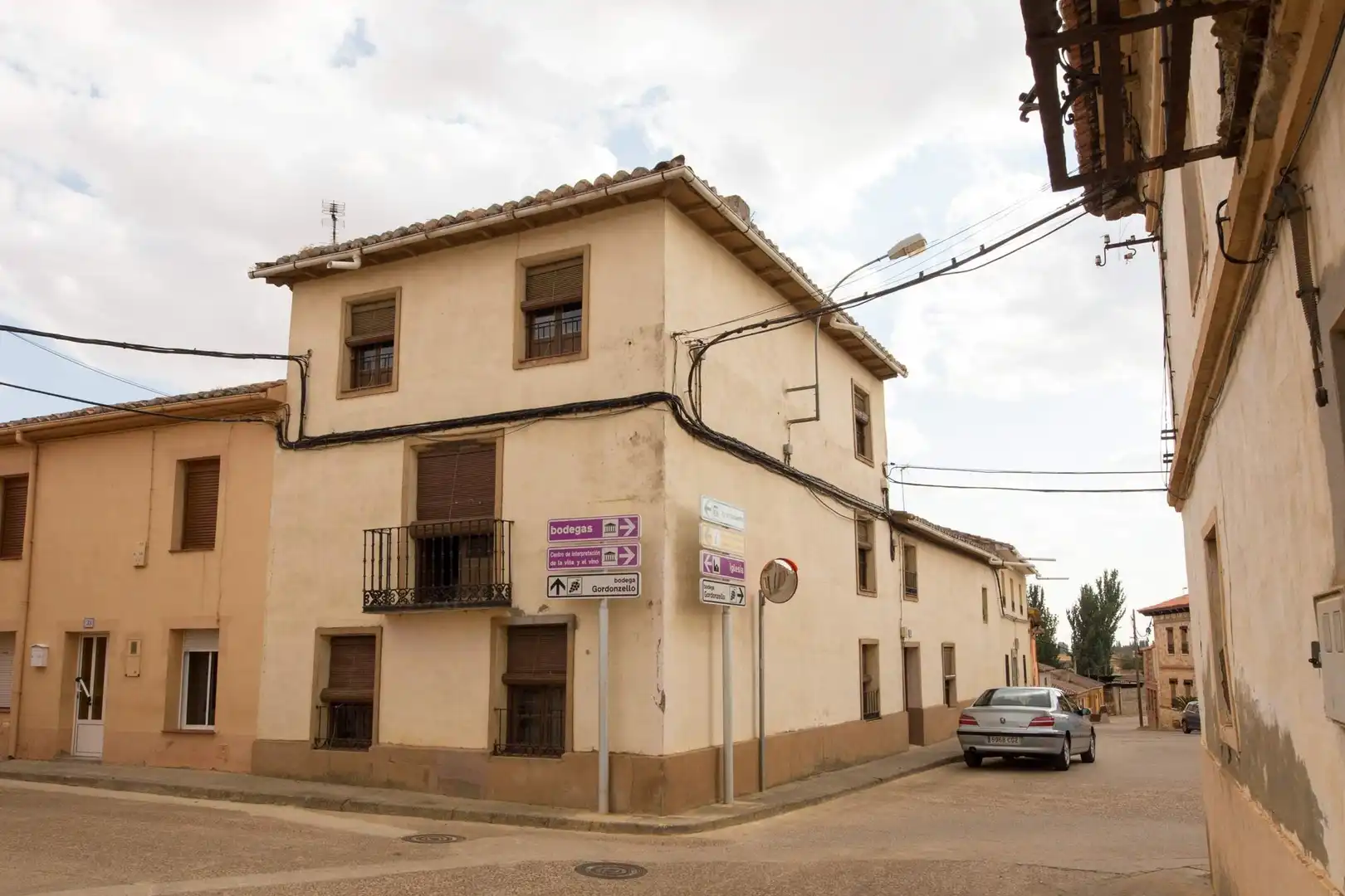 Exterior view of Houses for sale in Gordoncillo  with Heating, Private garden and Storage room