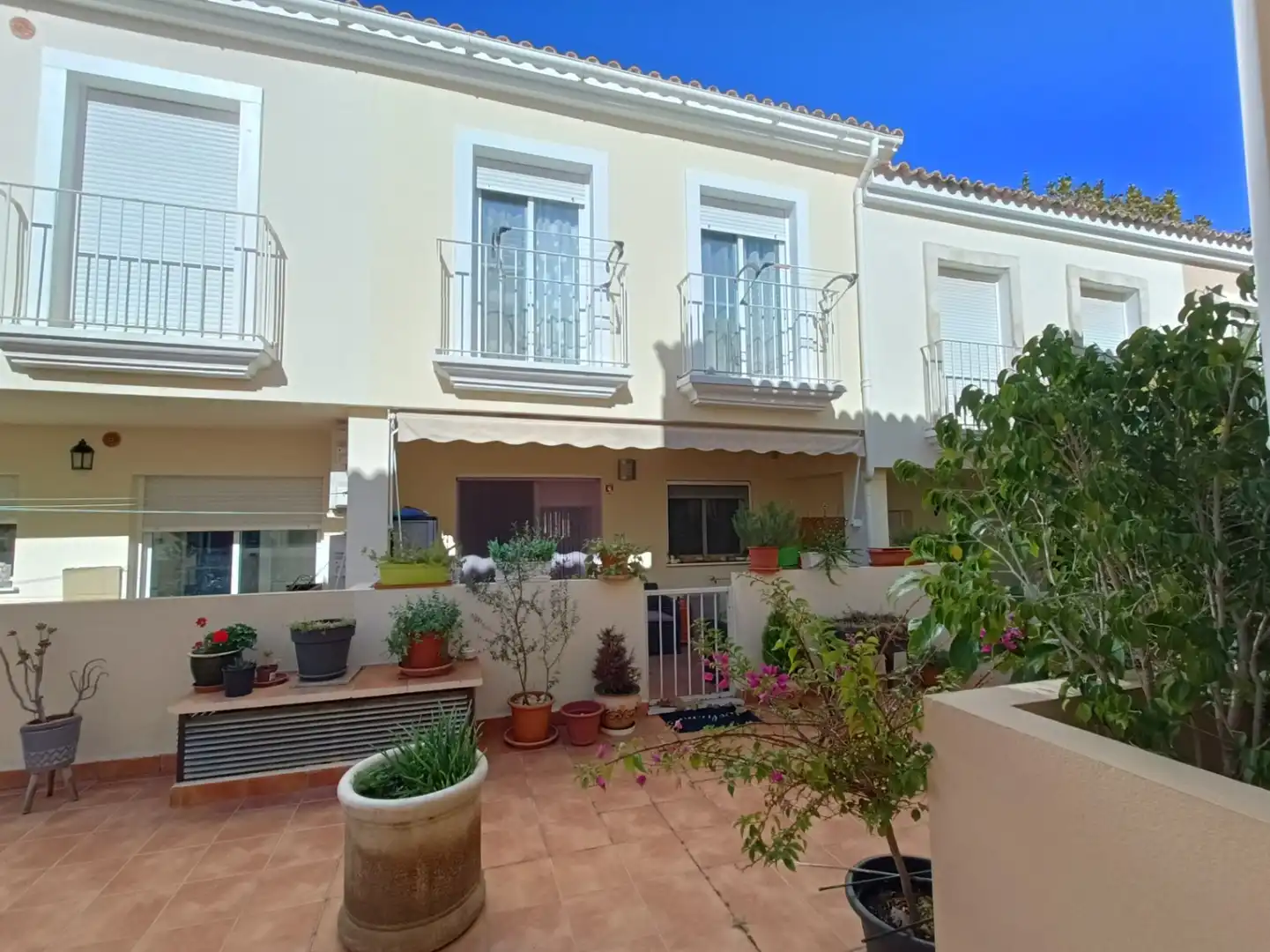 Vista exterior de Casa adosada en venta en Sagra con Aire acondicionado, Calefacción y Terraza