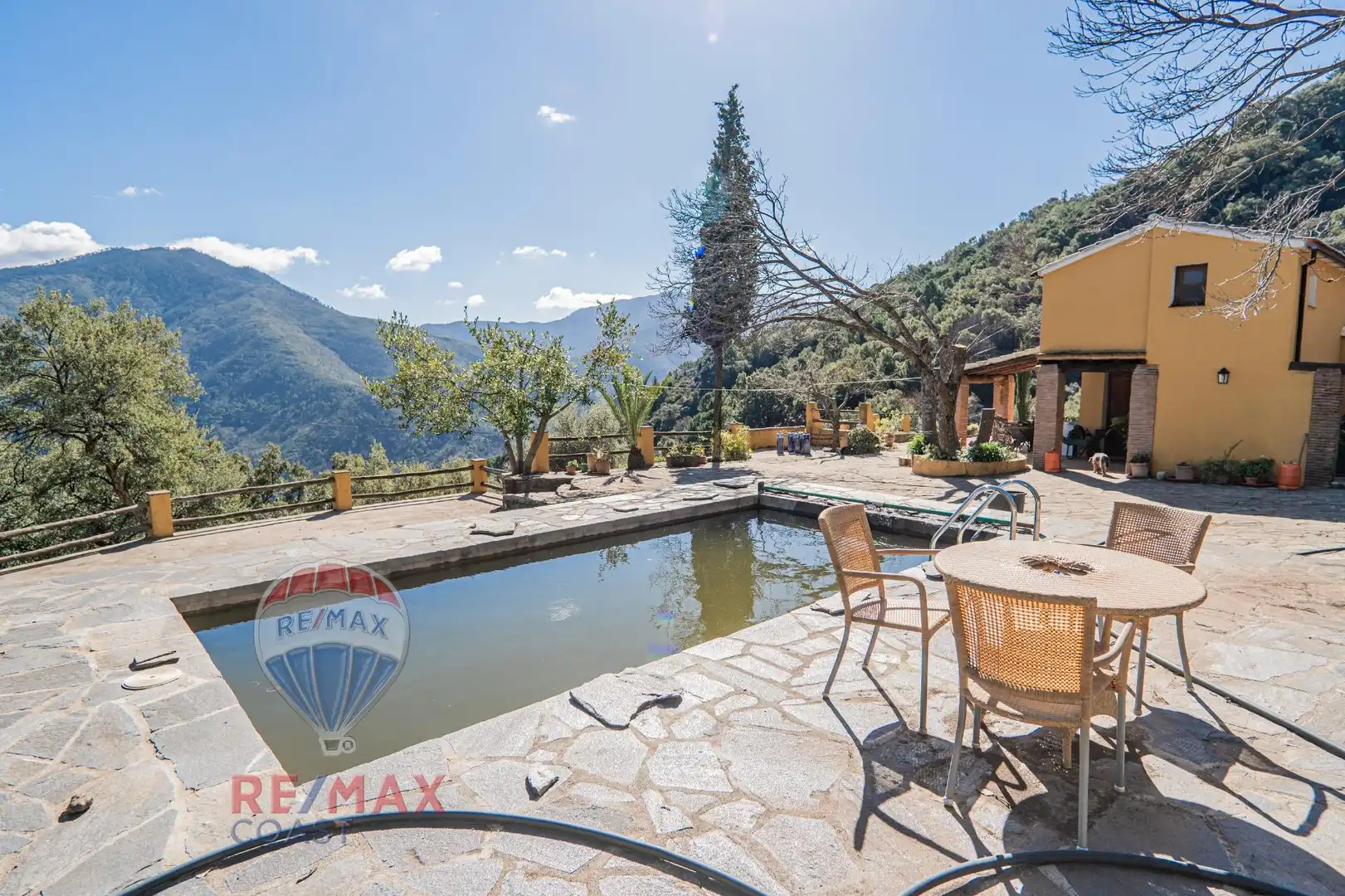 Vista exterior de Finca rústica en venta en Jubrique con Jardín privado, Terraza y Piscina