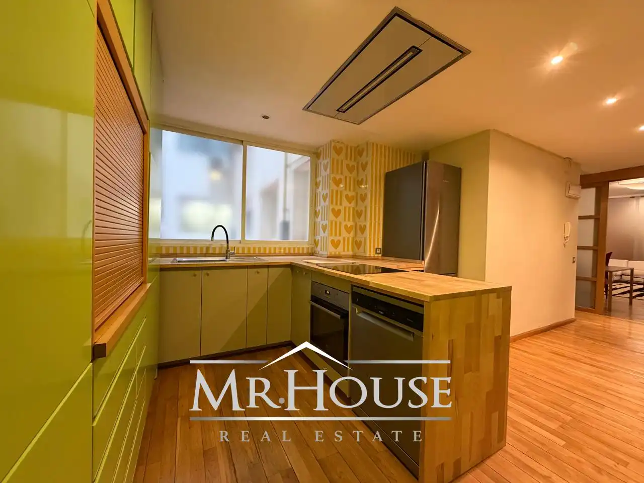 Cocina de Piso de alquiler en Madrid con Aire acondicionado, Calefacción y Jardín privado