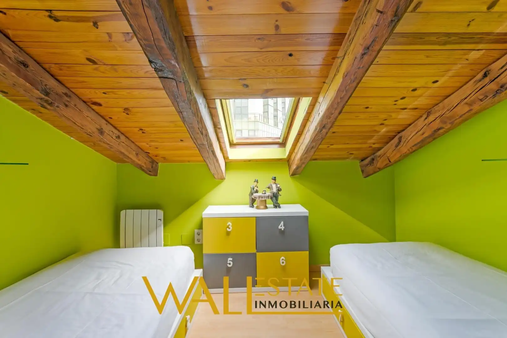 Bedroom of Flat for sale in Madrid  with Air Conditioner and Heating