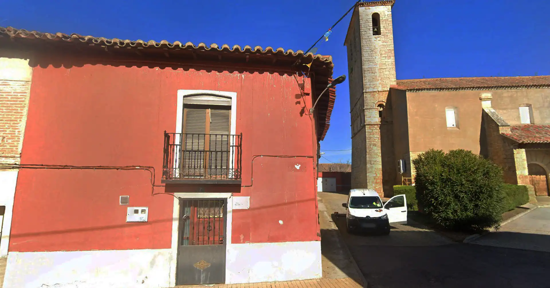 Exterior view of Houses for sale in Casasola de Arión  with Balcony