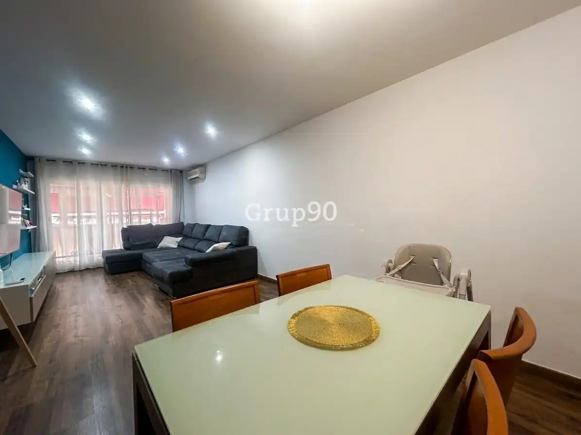 Sala de estar de Casa adosada en venta en Puigverd de Lleida con Aire acondicionado, Calefacción y Parquet
