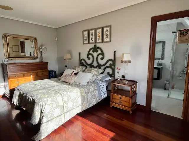 Habitación de Casa adosada en venta en Piélagos con Calefacción, Jardín privado y Terraza