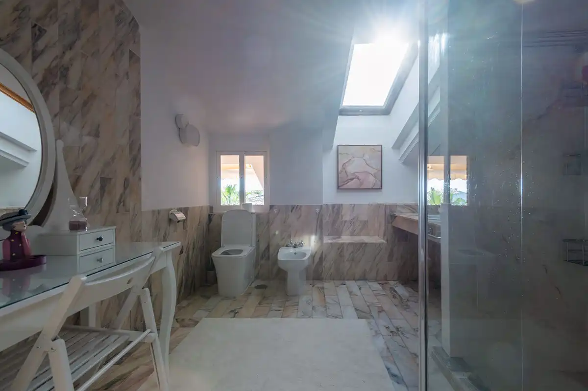 Bathroom of Houses for rent in Estepona  with Air Conditioner, Private garden and Terrace