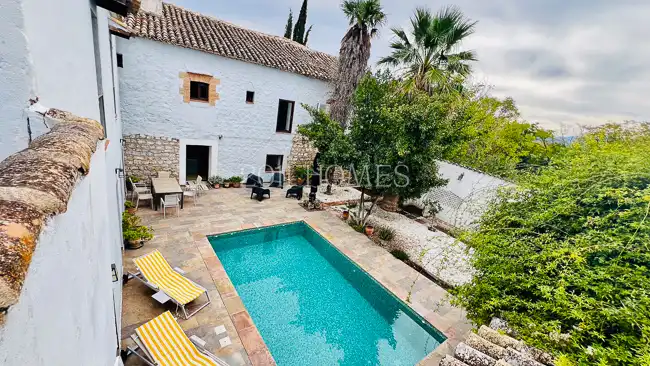 Vista exterior de Finca rústica en venta en Úbeda con Jardín privado, Terraza y Piscina