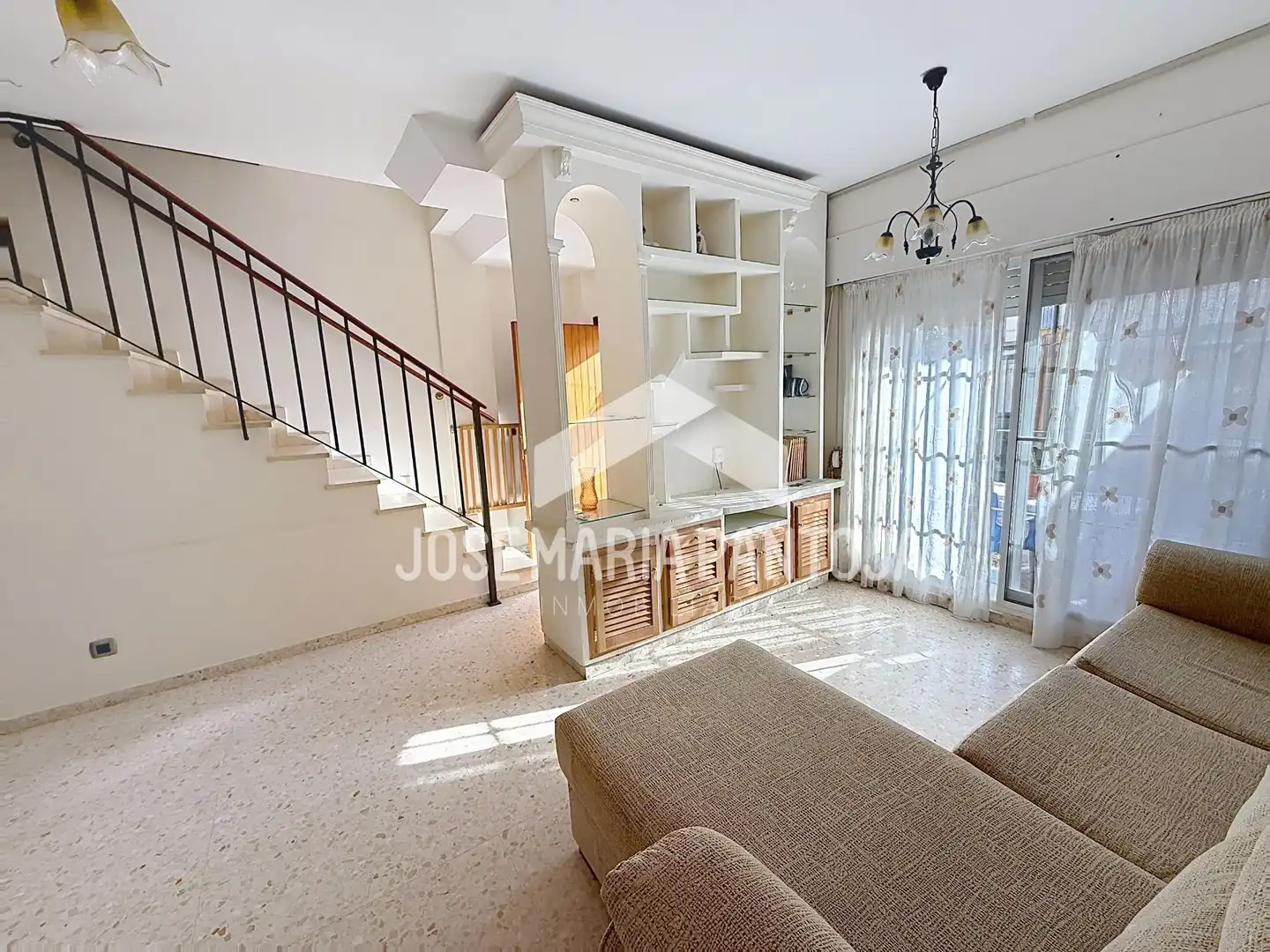 Sala de estar de Casa adosada en venta en Jerez de la Frontera con Aire acondicionado