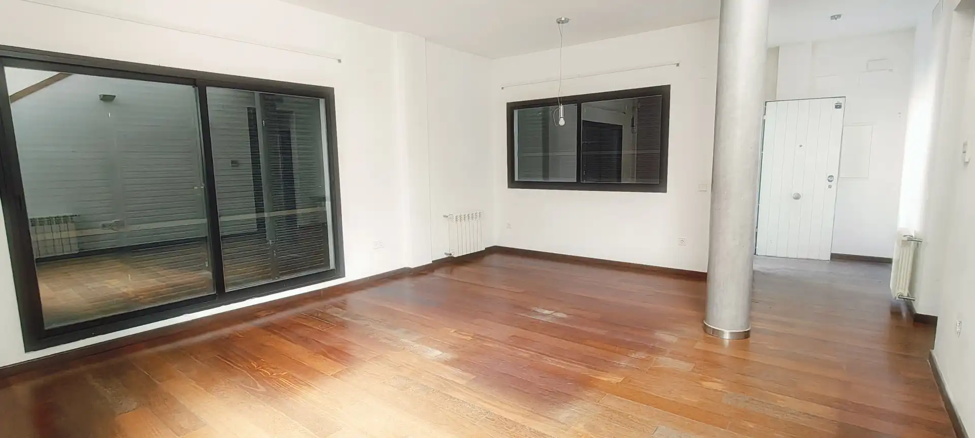 Sala d'estar de Casa o xalet en venda en Espartinas amb Aire condicionat, Jardí privat i Terrassa