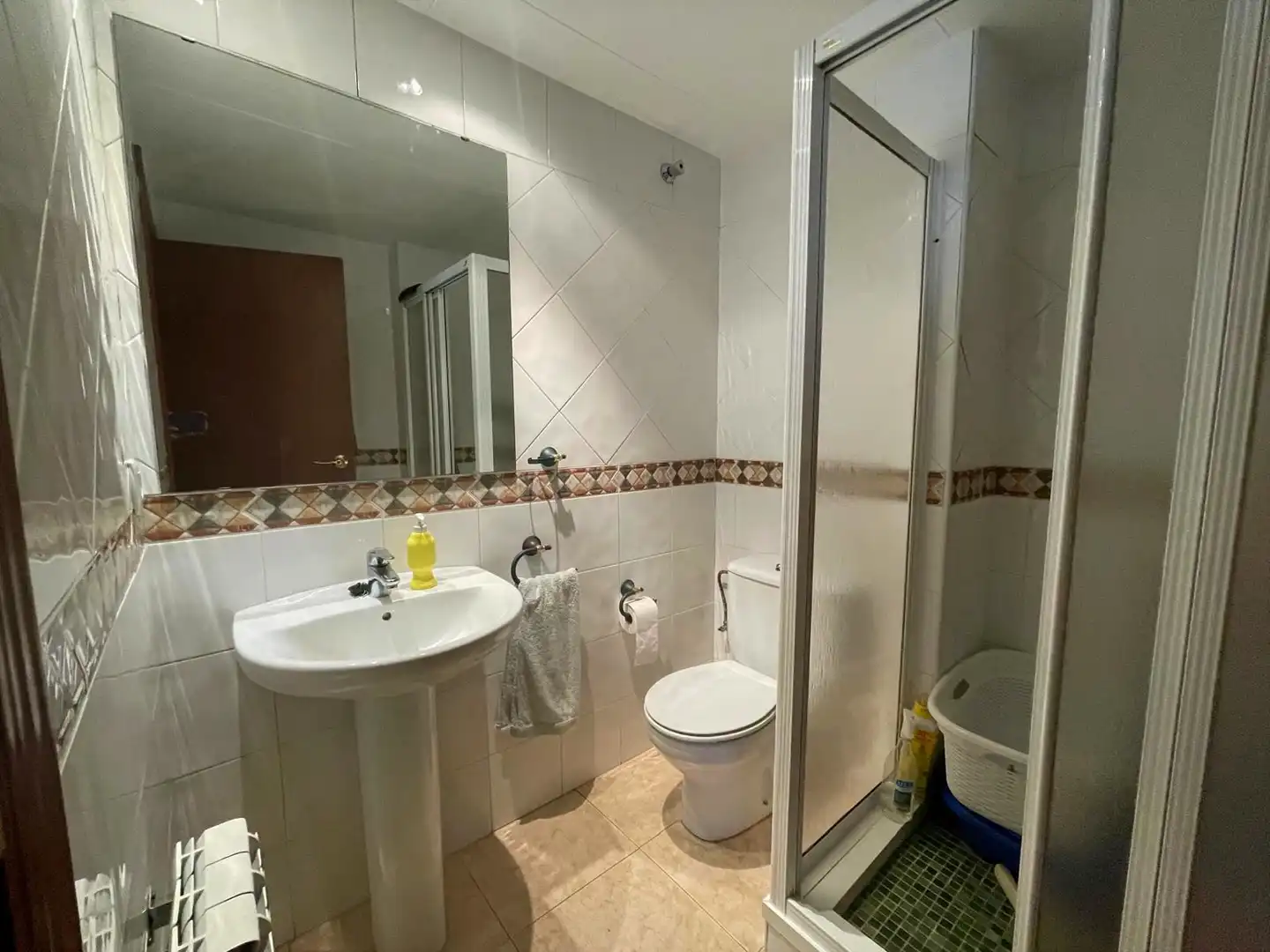 Baño de Piso en venta en Pineda de Mar con Calefacción, Amueblado y Balcón