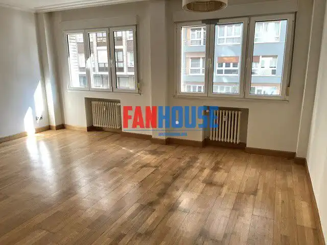 Flat with lift to rent in Alfredo Truán, imagen 2