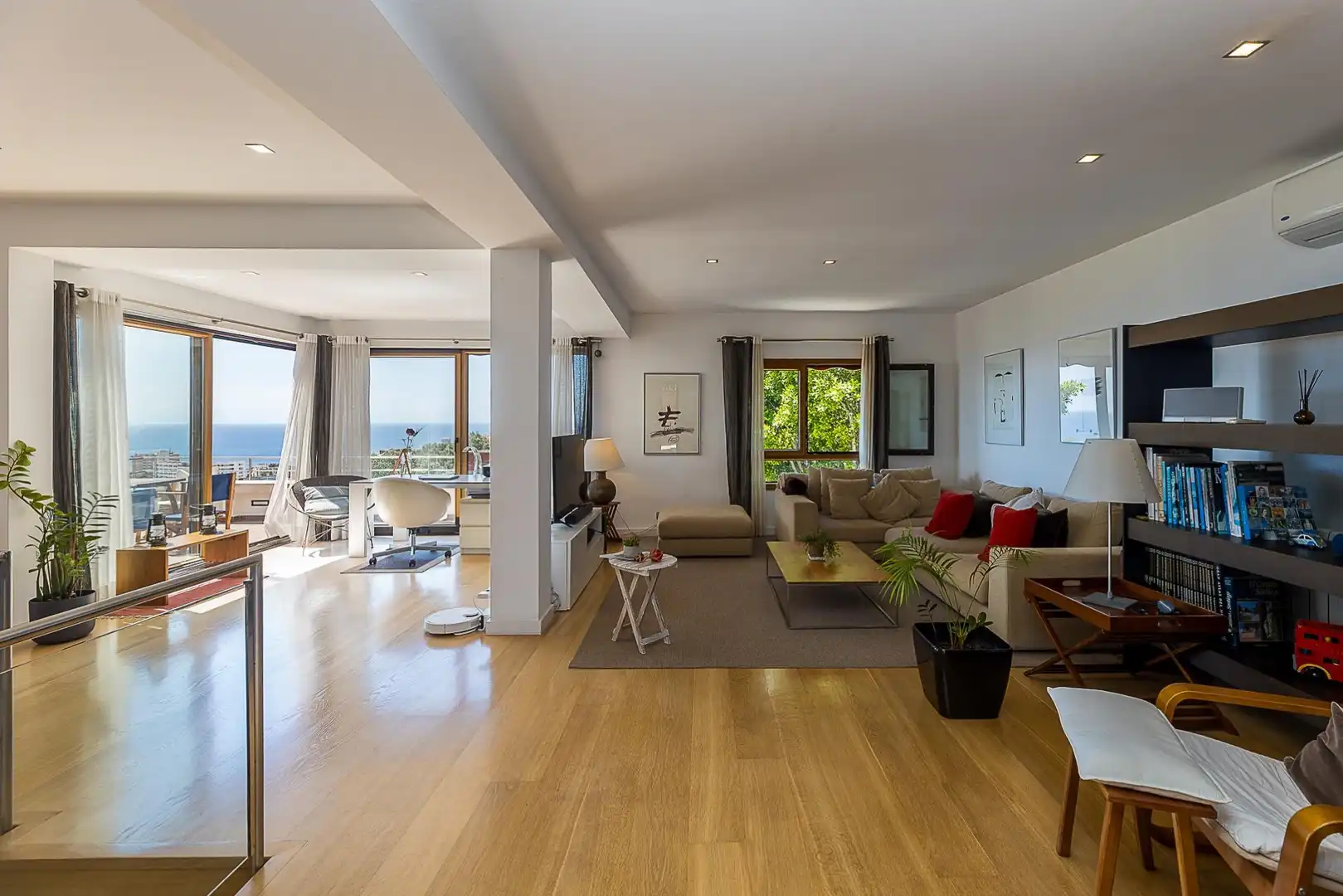 Living room of Houses for sale in  Palma de Mallorca  with Air Conditioner, Private garden and Terrace