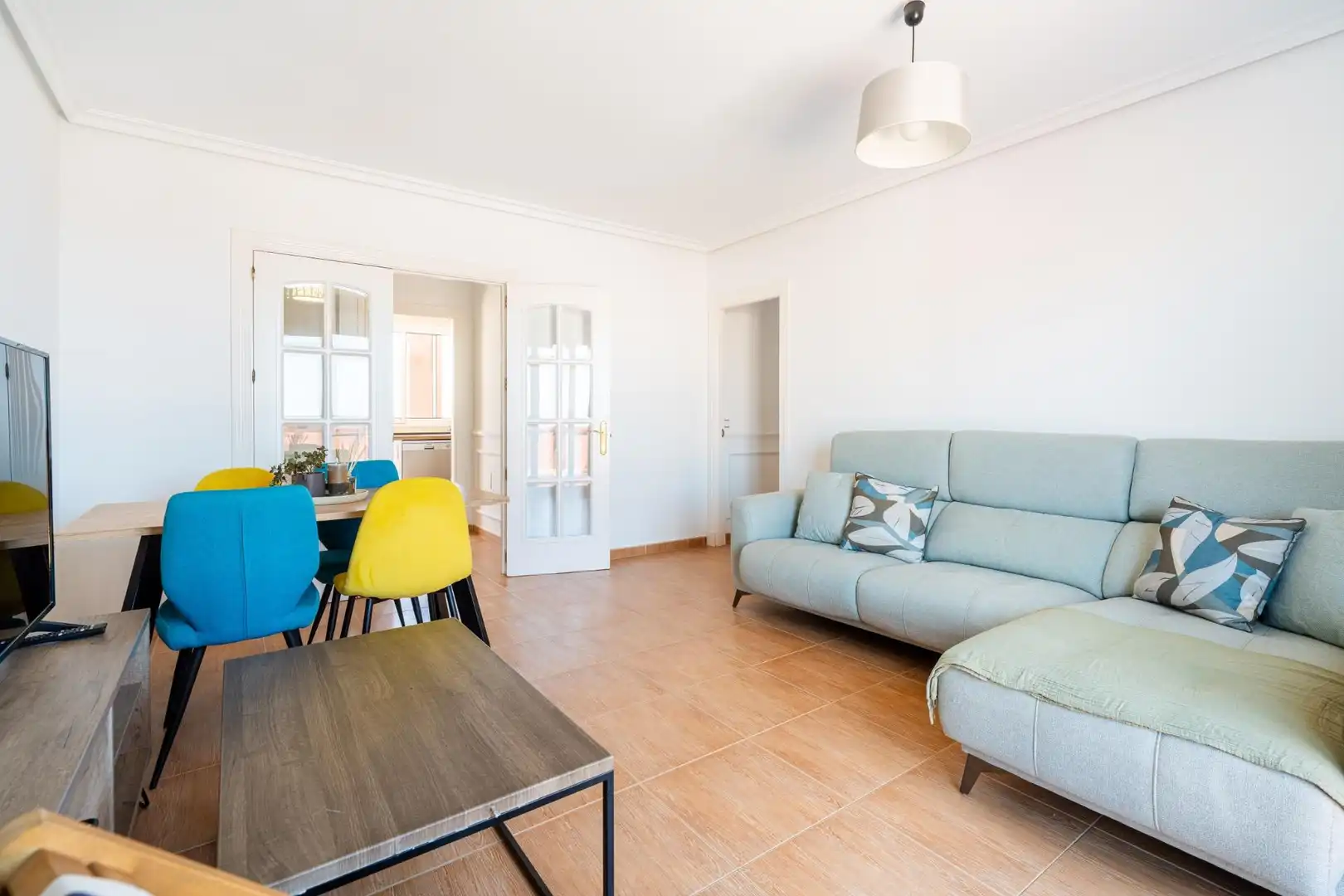 Sala de estar de Ático de alquiler en Almería con Aire acondicionado, Calefacción y Jardín privado