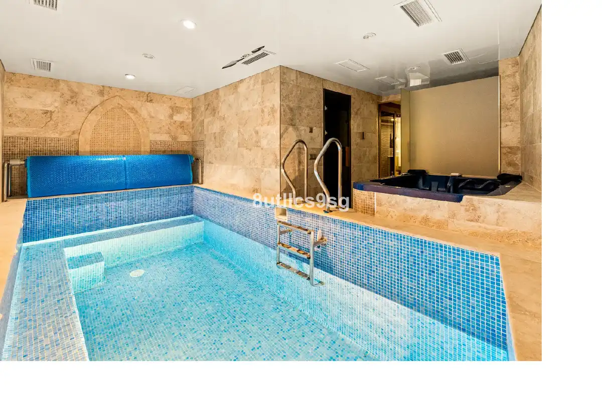 Schwimmbecken von Country house zum Verkauf in Istán, Málaga