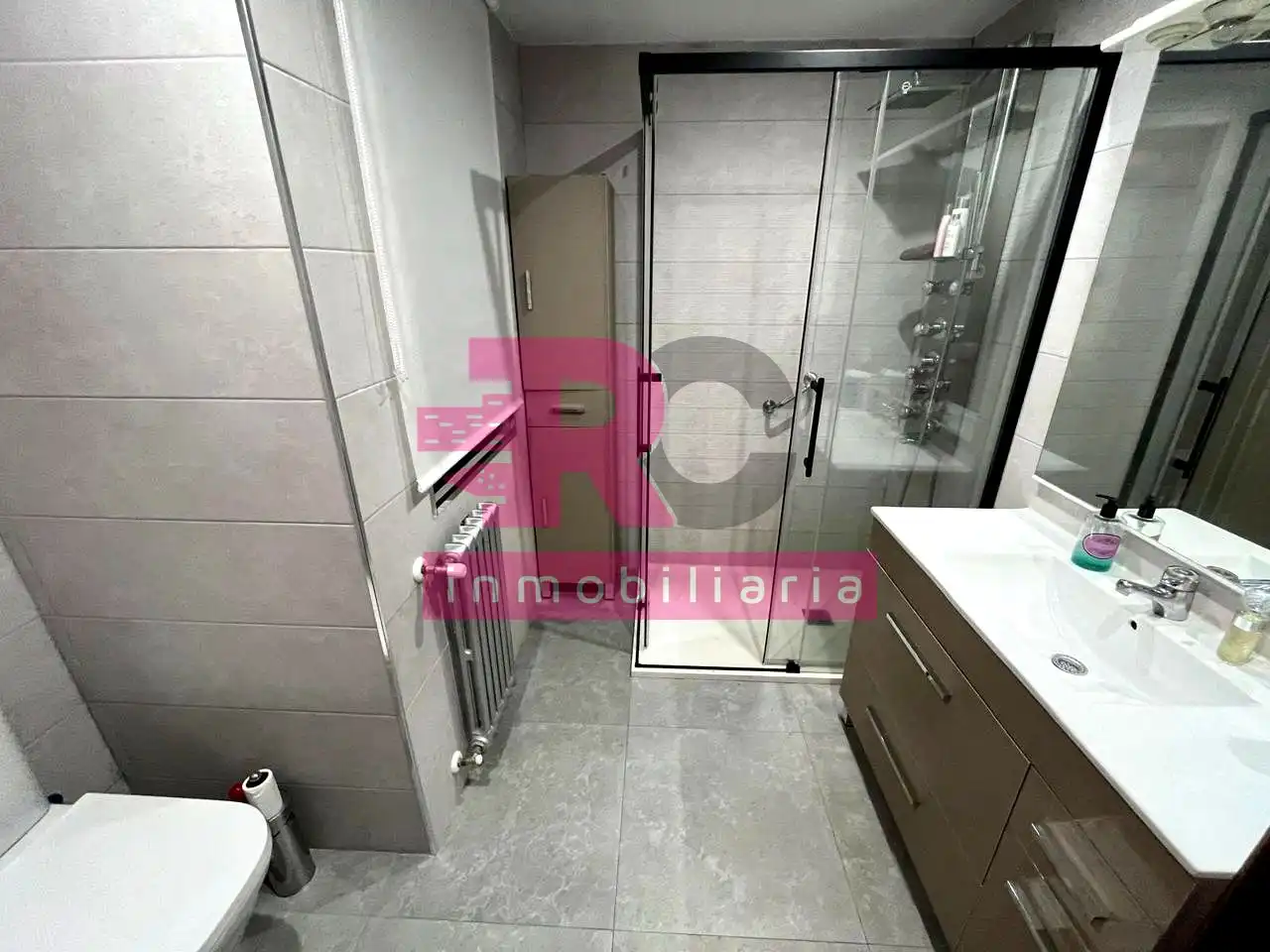 Flat for rent in Salesas