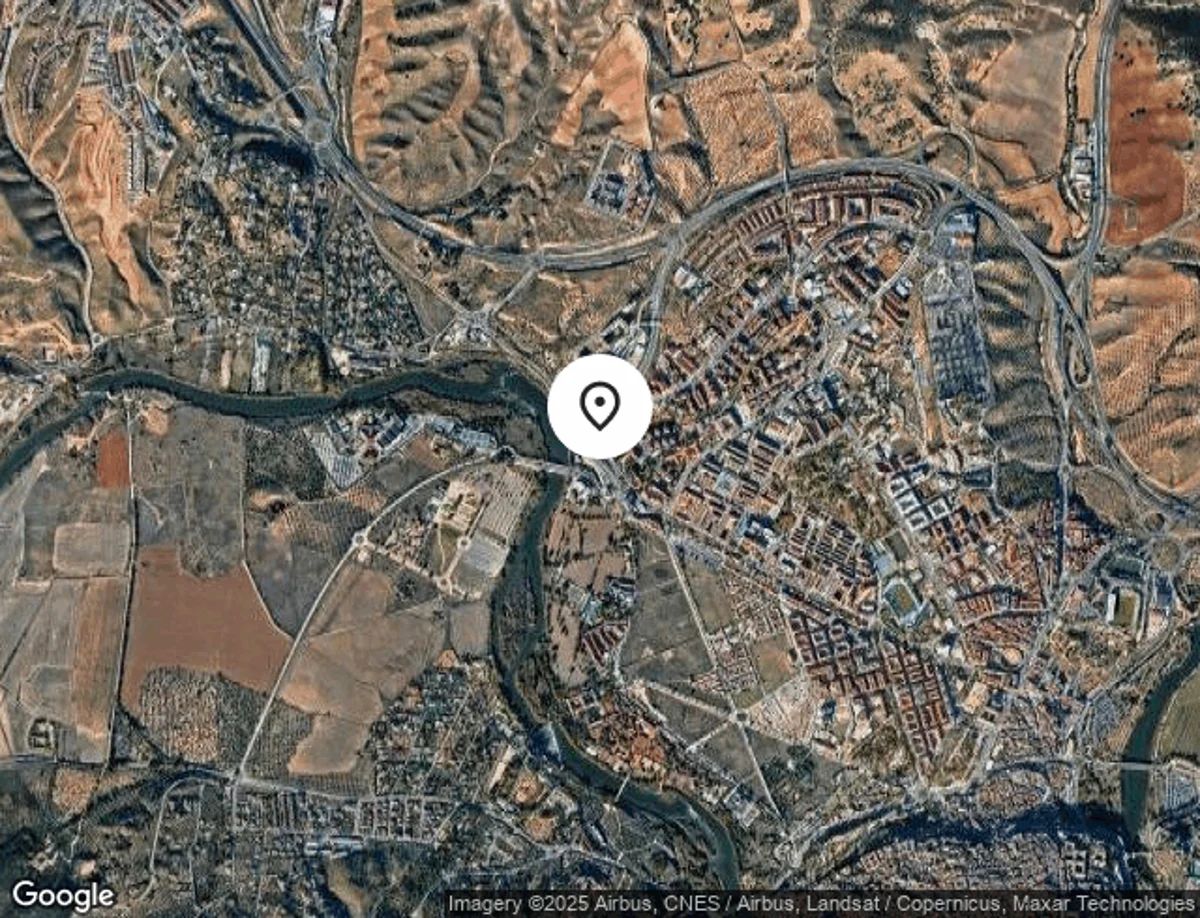 Vista exterior de Local en venda en  Toledo Capital