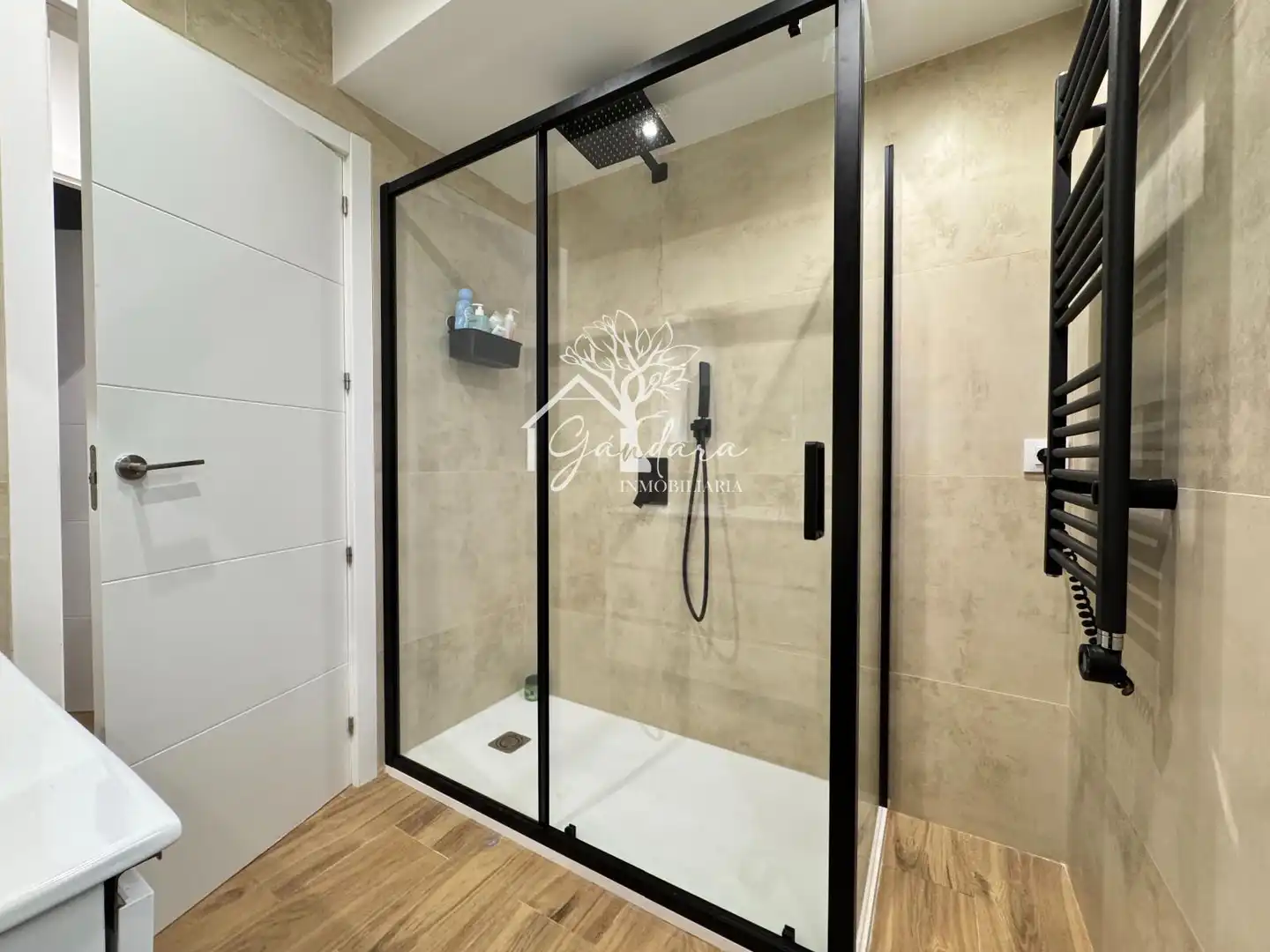 Bathroom of Flat for sale in Narón  with Terrace, Furnished and Oven