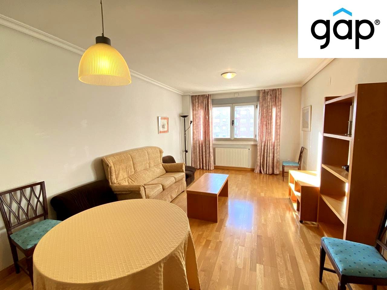 Living room of Flat to rent in Cuenca Capital  with Heating, Parquet flooring and Terrace